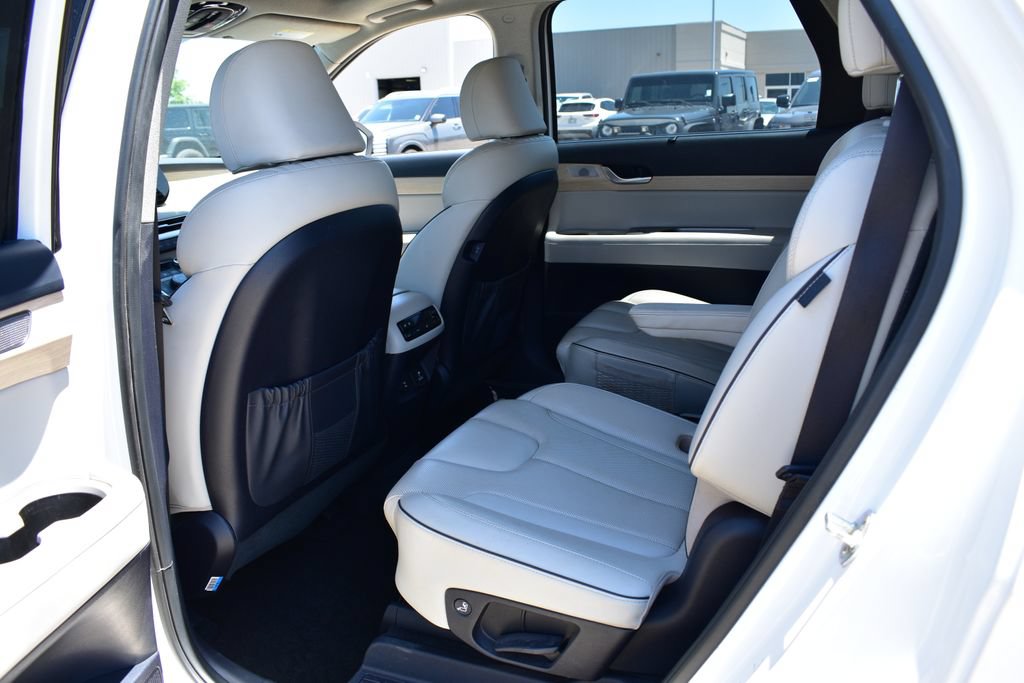 Used 2023 Hyundai Palisade Limited FWD image 21