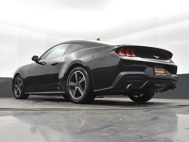 Used 2024 Ford Mustang Coupe image 12