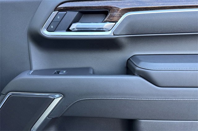 Used 2025 GMC Sierra 1500 Elevation image 21
