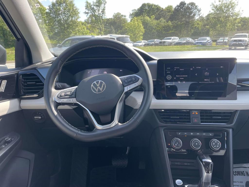 Used 2025 Volkswagen Taos S AWD/4WD image 10