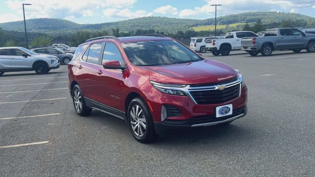 Used 2023 Chevrolet Equinox LT AWD/4WD image 2