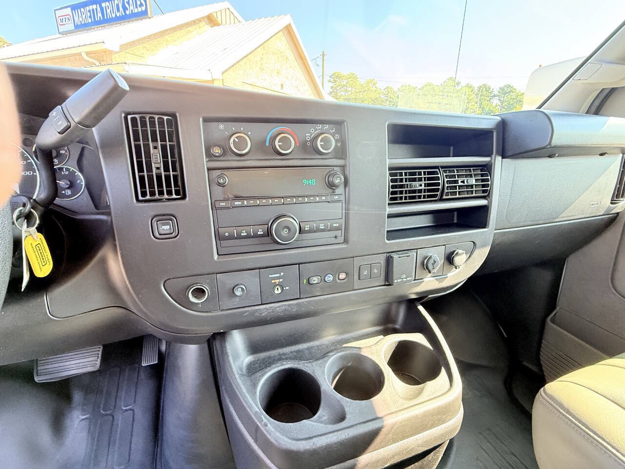 Used 2021 GMC Savana 3500 Extended RWD image 8