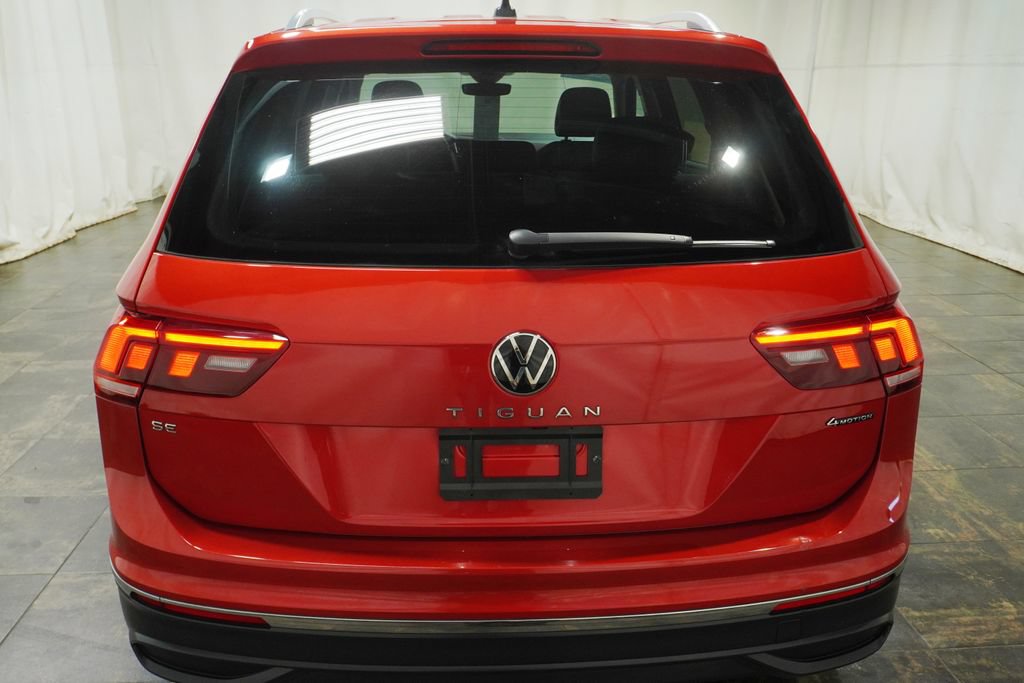 Certified 2024 Volkswagen Tiguan SE w/ Panoramic Sunroof Package AWD/4WD image 4