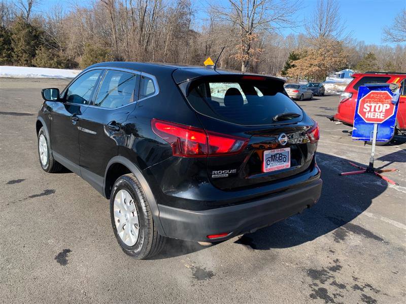 Used 2019 Nissan Rogue Sport S image 8