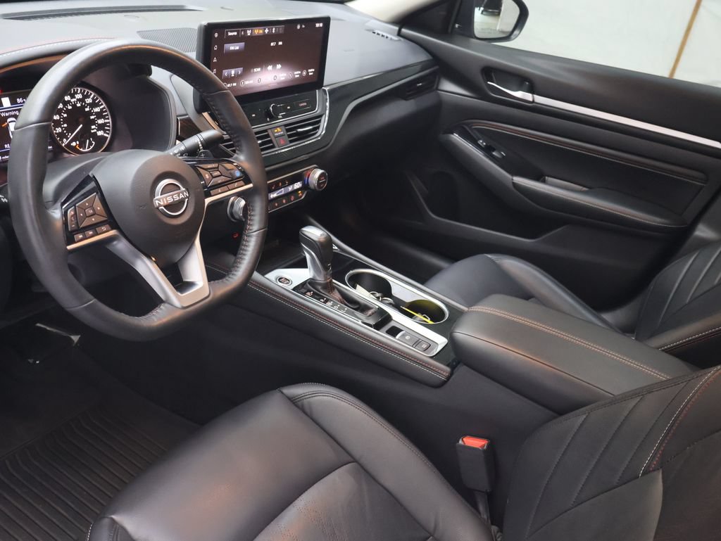 Used 2023 Nissan Altima 2.0 SR FWD image 17