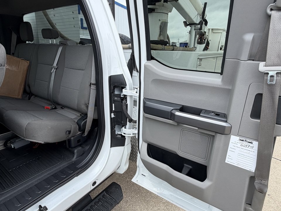 Used 2019 Ford F550 4x4 SuperCab Super Duty w/ XLT Value Package image 12