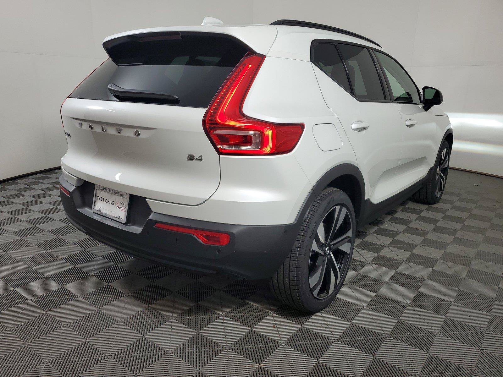 New 2026 Volvo XC40 B4 Plus w/ Protection Package Premier FWD image 6
