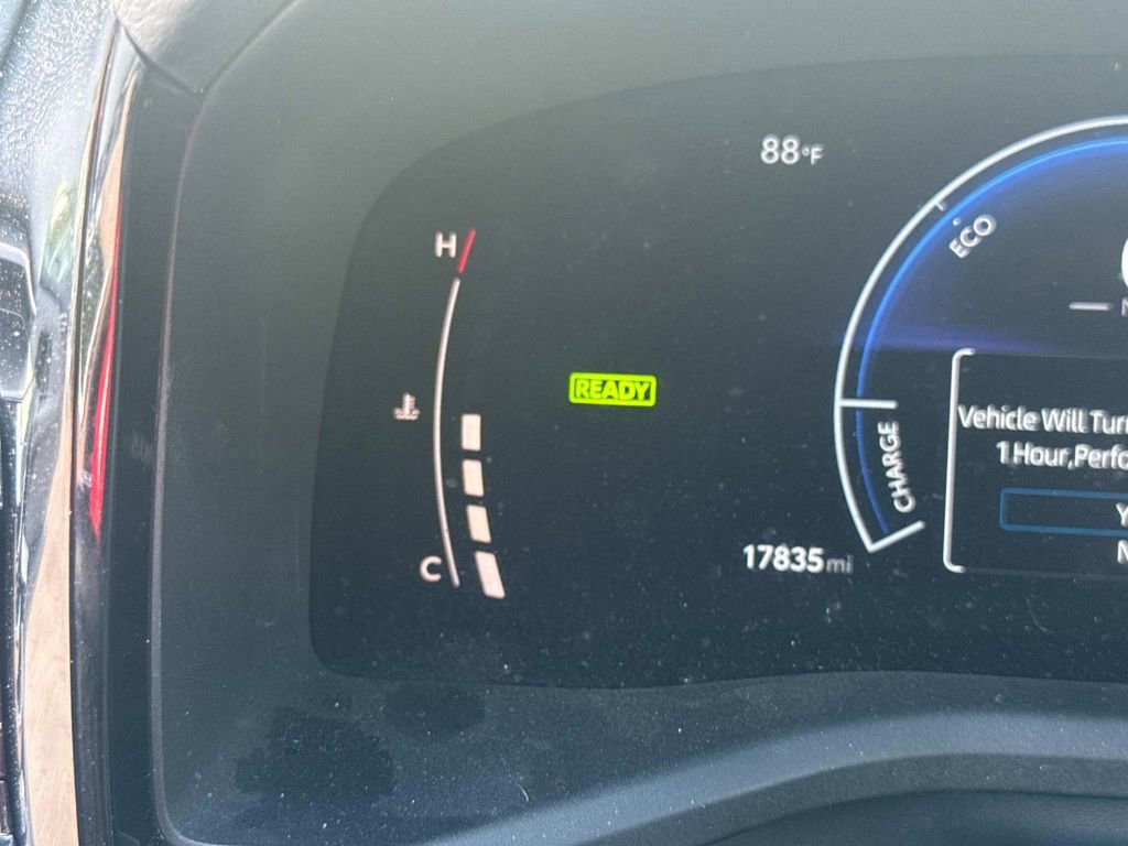 Used 2025 Toyota Camry SE FWD image 25