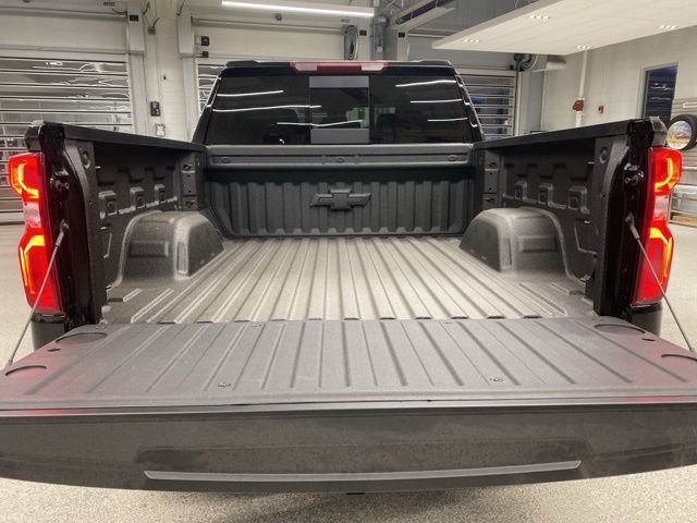 Used 2026 Chevrolet Silverado 1500 LT Trail Boss w/ LT Trail Boss Premium Package AWD/4WD image 7