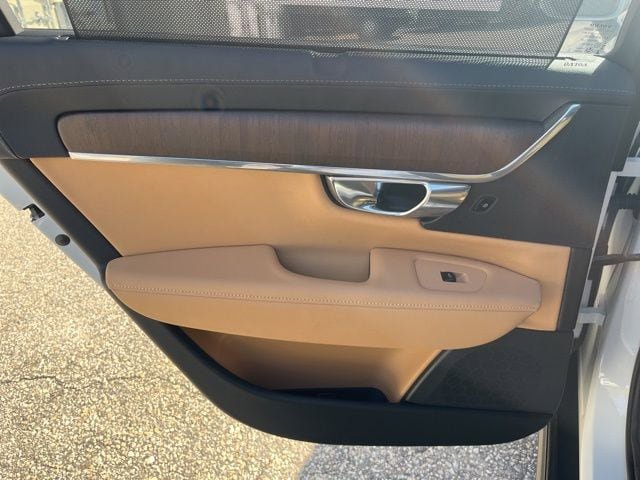 Certified 2025 Volvo V90 B6 Cross Country Ultra w/ Climate Package AWD/4WD image 20
