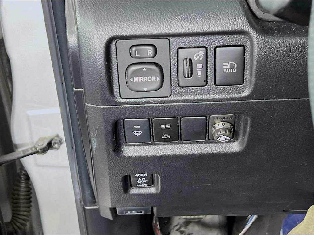 Used 2021 Toyota 4Runner SR5 image 9