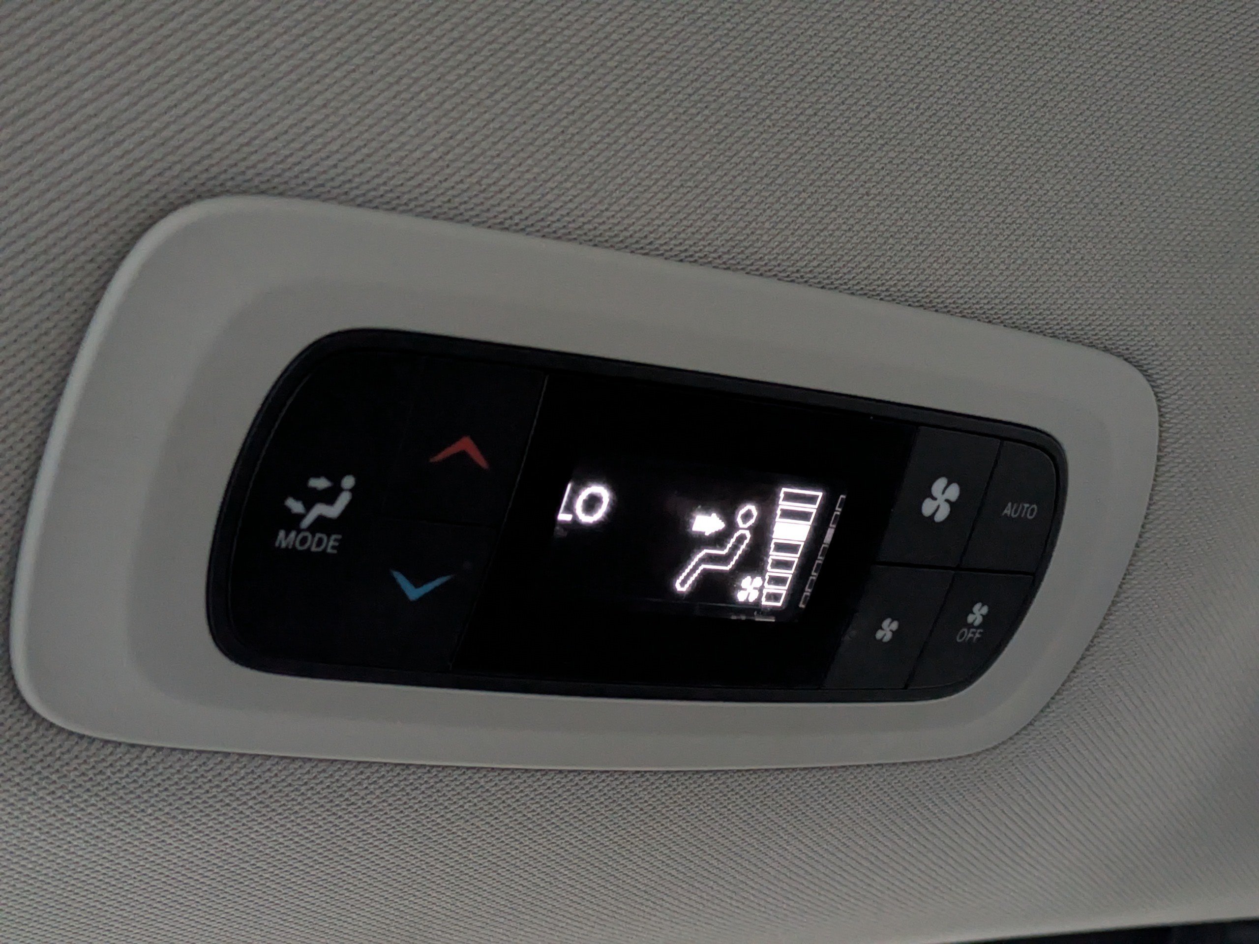 Used 2018 Chrysler Pacifica Touring-L FWD image 22
