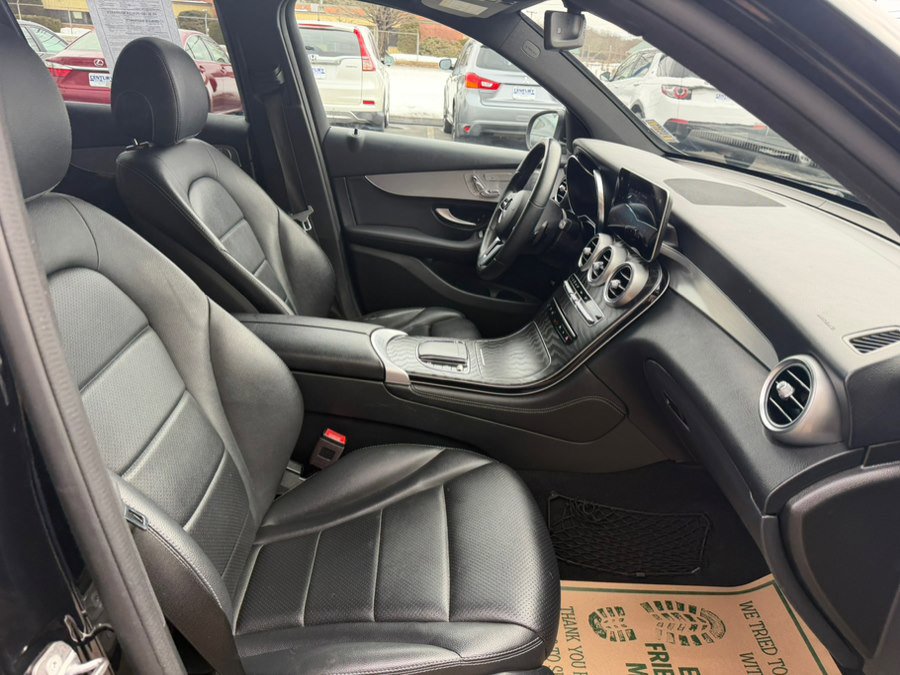 Used 2020 Mercedes-Benz GLC 300 4MATIC image 30