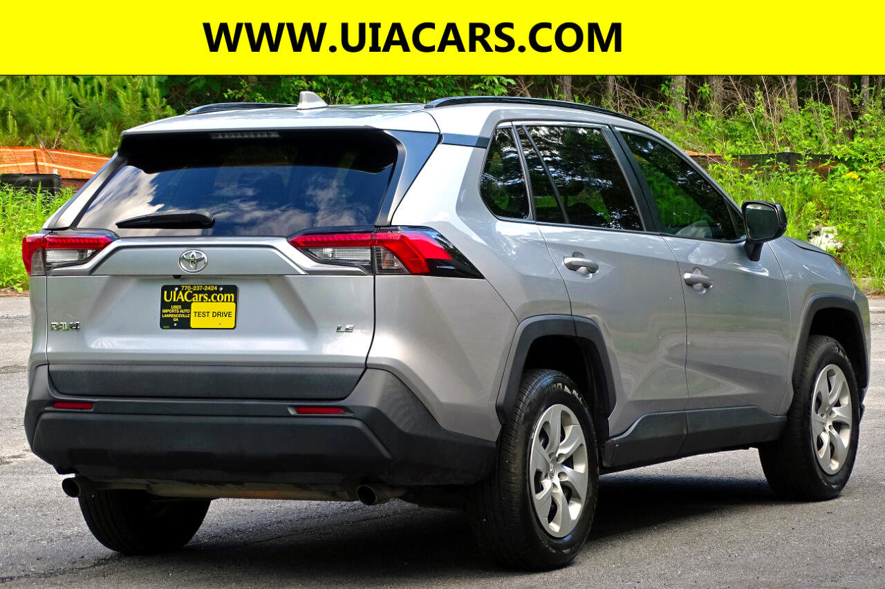 Used 2020 Toyota RAV4 LE image 10