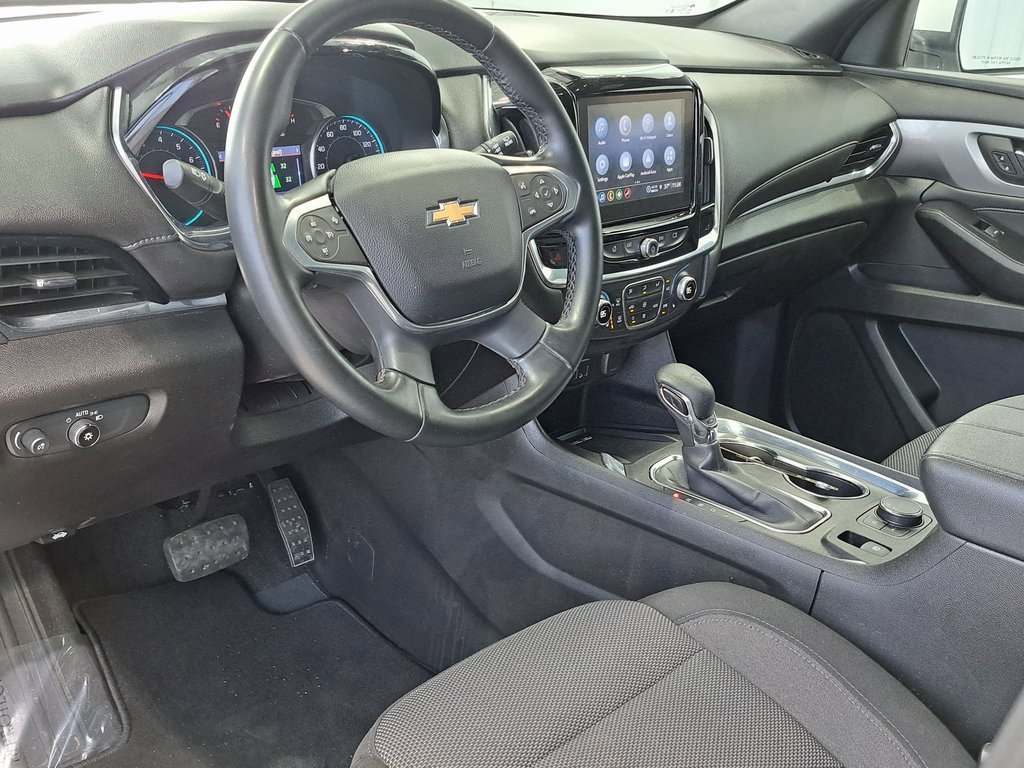 Used 2023 Chevrolet Traverse LT image 9