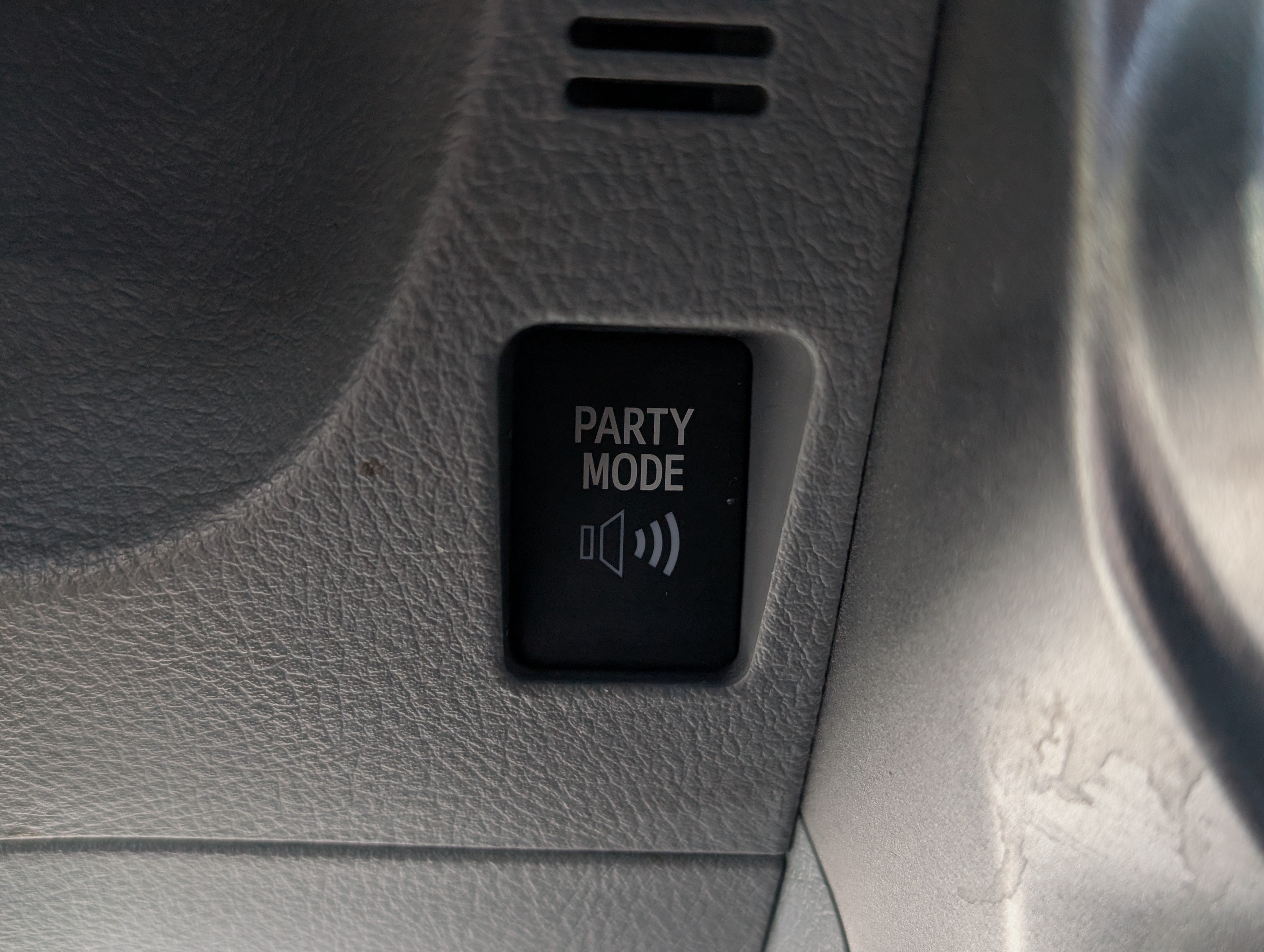 Used 2013 Toyota 4Runner SR5 w/ Convenience Pkg AWD/4WD image 25