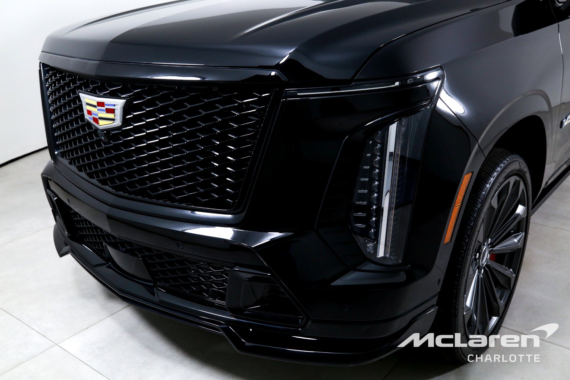 Used 2025 Cadillac Escalade ESV V image 41