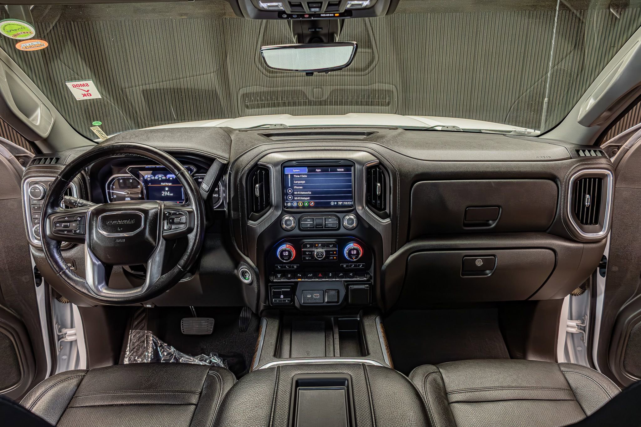 Used 2021 GMC Sierra 3500 Denali w/ Denali Ultimate Package AWD/4WD image 18