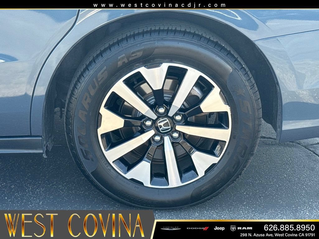 Used 2025 Honda Odyssey EX-L image 18