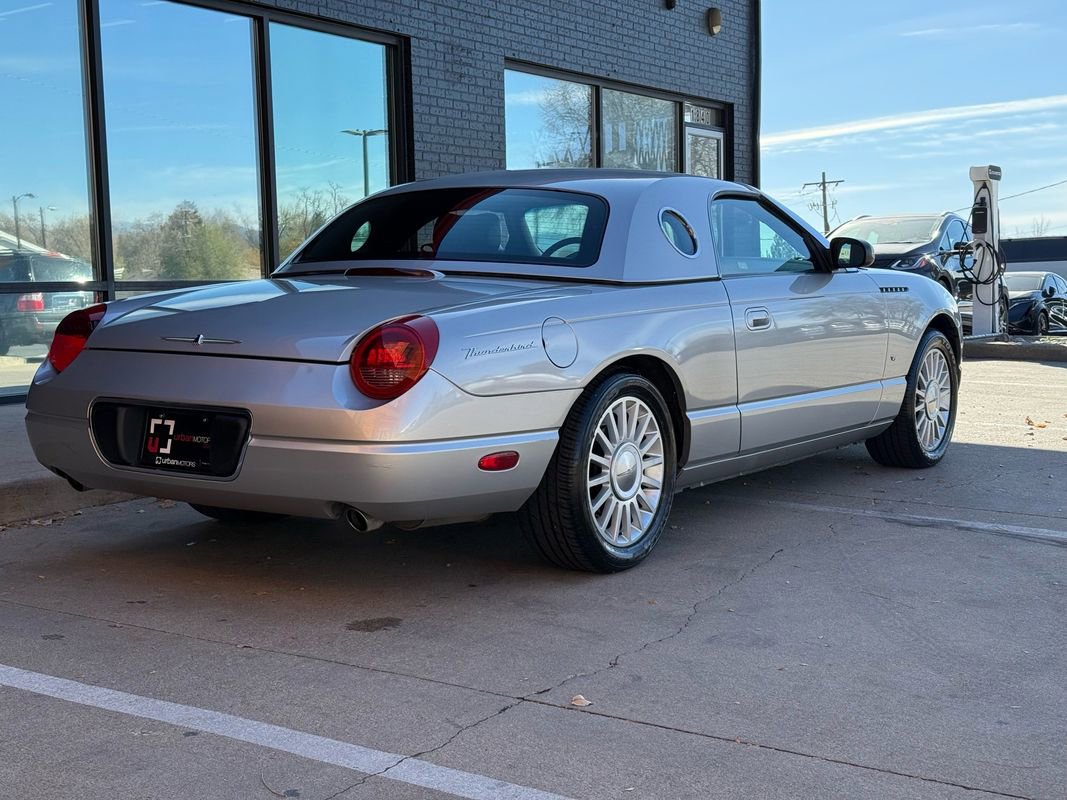 Used 2004 Ford Thunderbird image 12