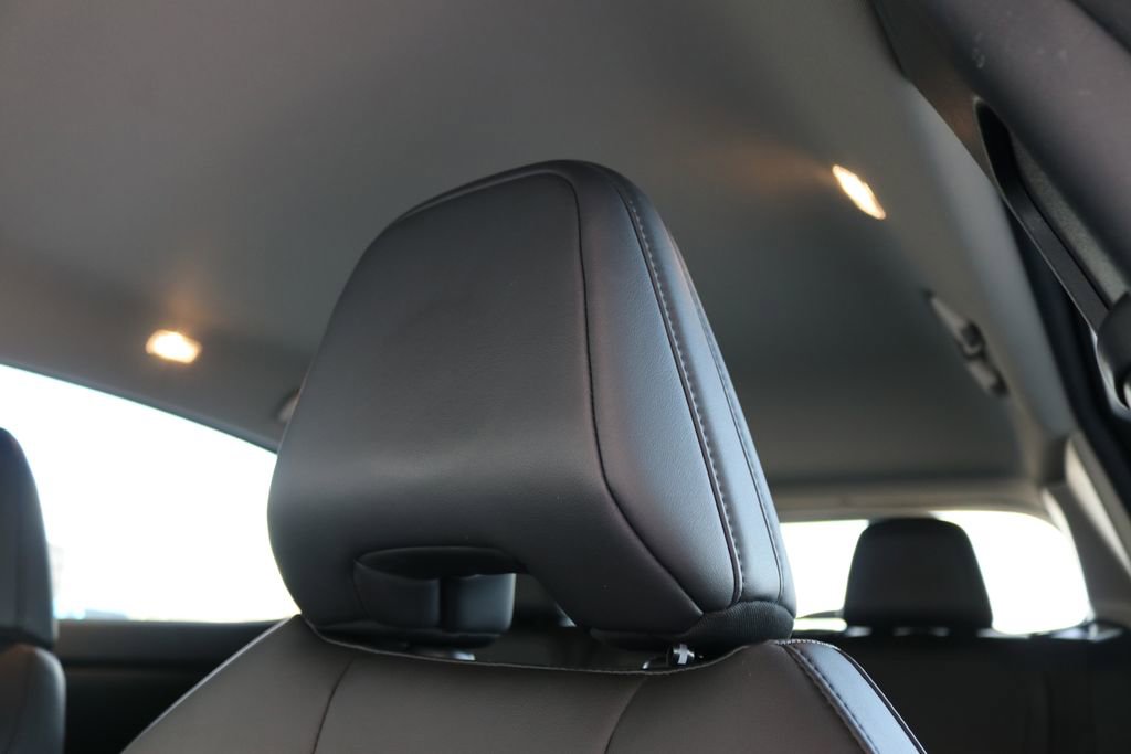 Used 2023 Nissan Ariya AWD image 17