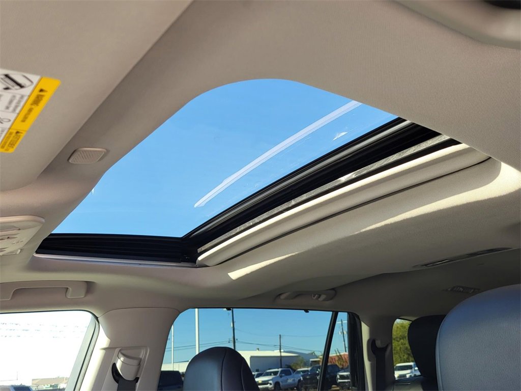 Used 2023 Toyota Highlander XLE image 18