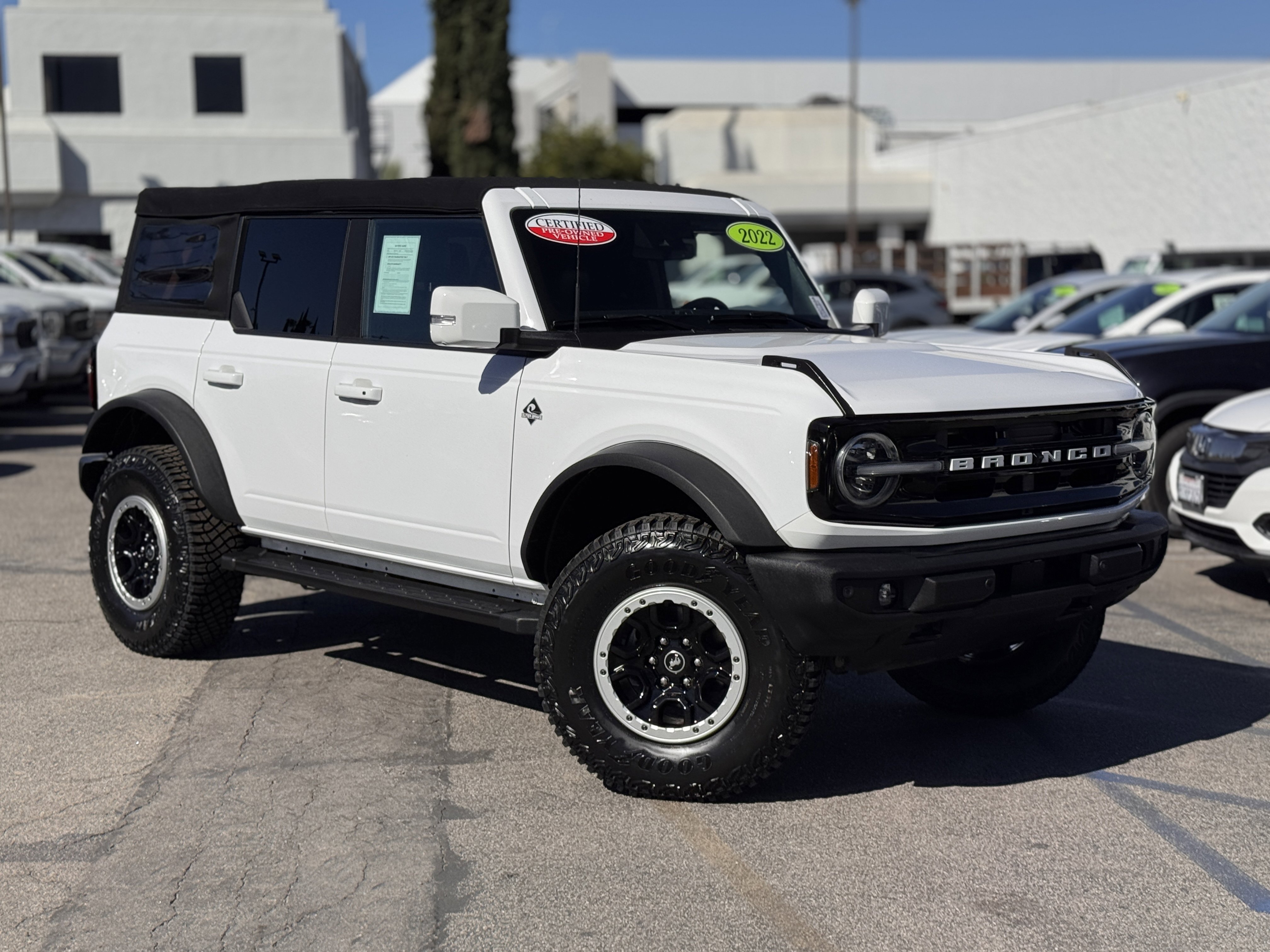 Certified 2022 Ford Bronco Outer Banks w/ Sasquatch Package image 2