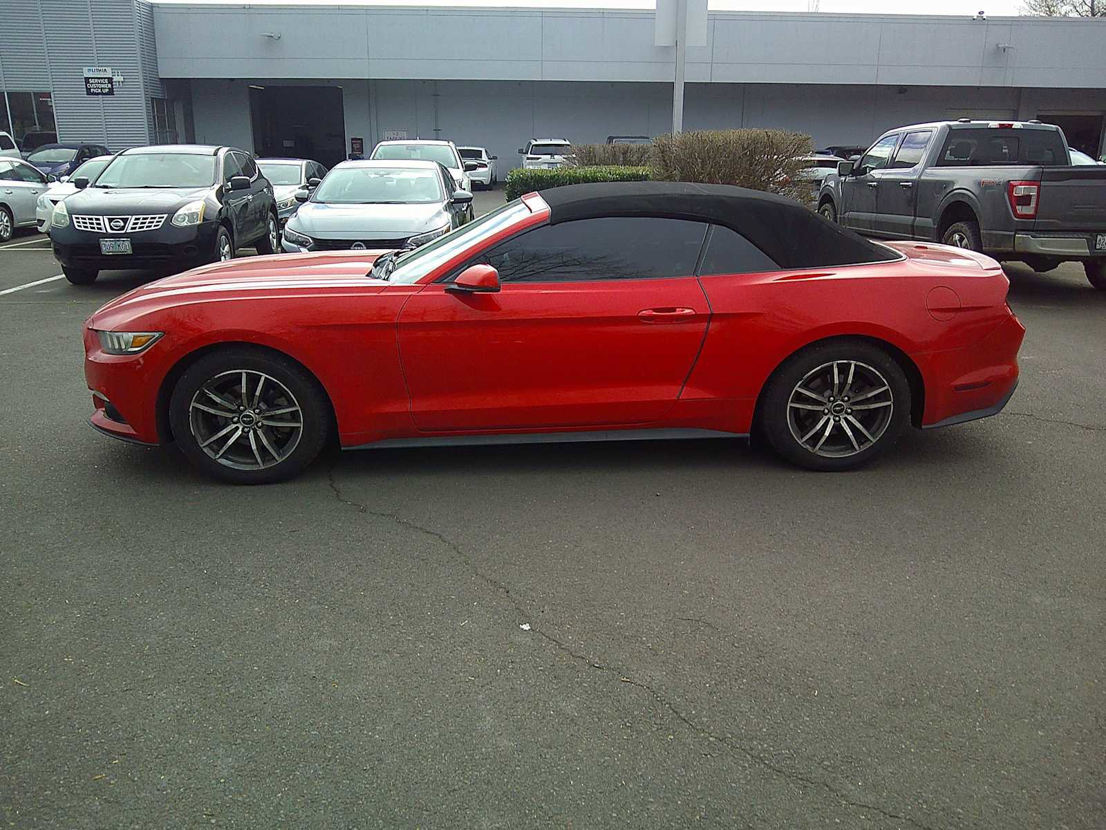 Used 2016 Ford Mustang Premium image 2