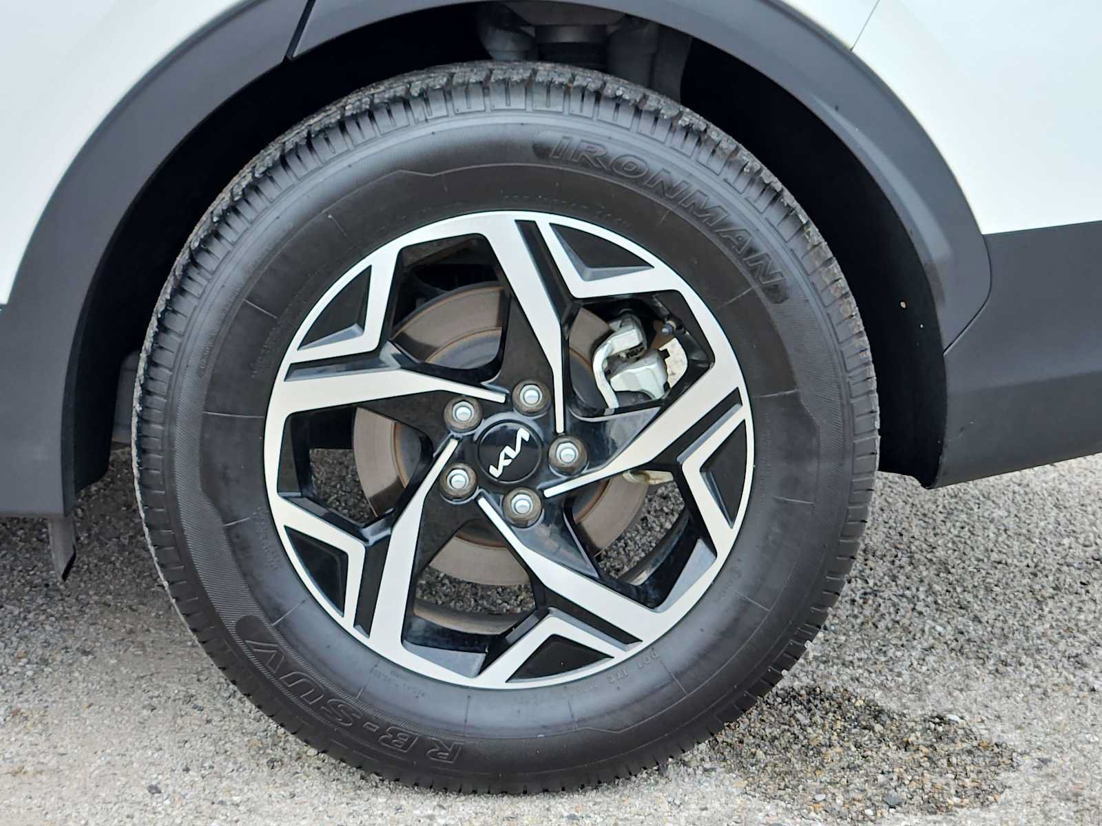 Certified 2024 Kia Sportage LX FWD image 13