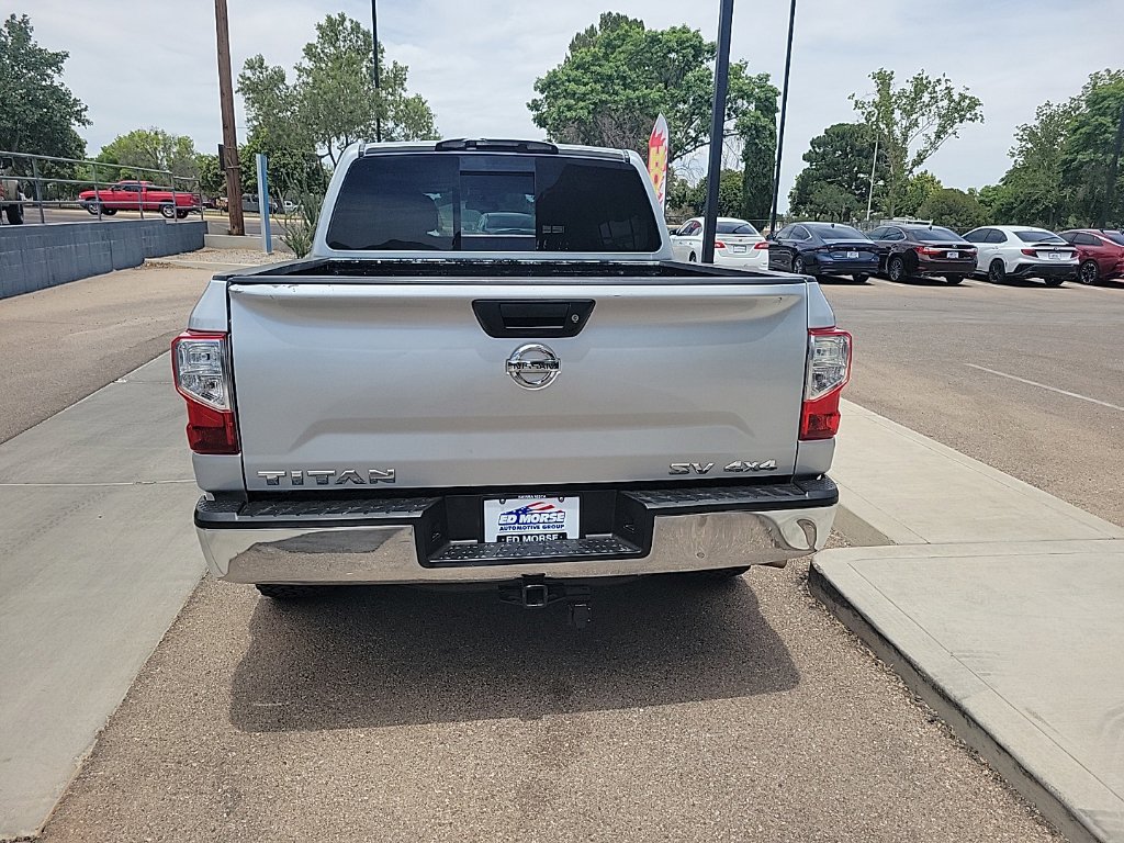 Used 2017 Nissan Titan SV AWD/4WD image 6