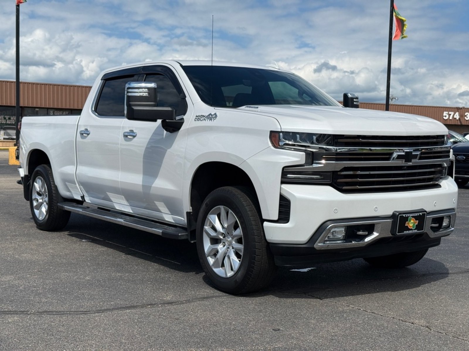 Used 2020 Chevrolet Silverado 1500 High Country w/ Technology Package AWD/4WD image 2