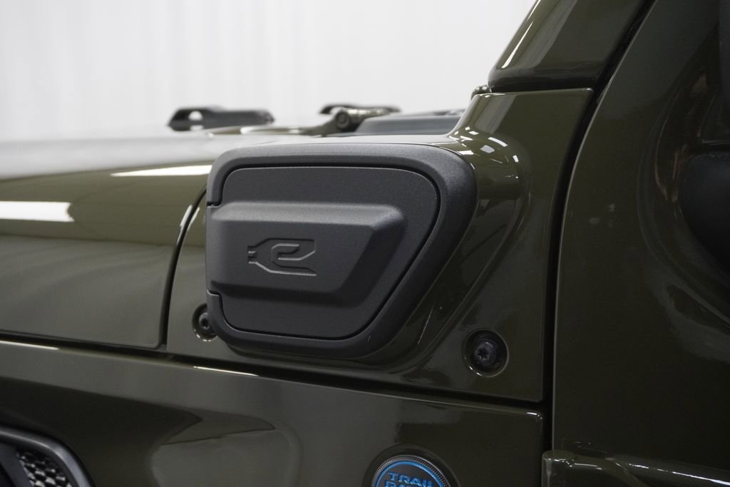 Certified 2023 Jeep Wrangler Unlimited w/ Sun & Screen Package image 16