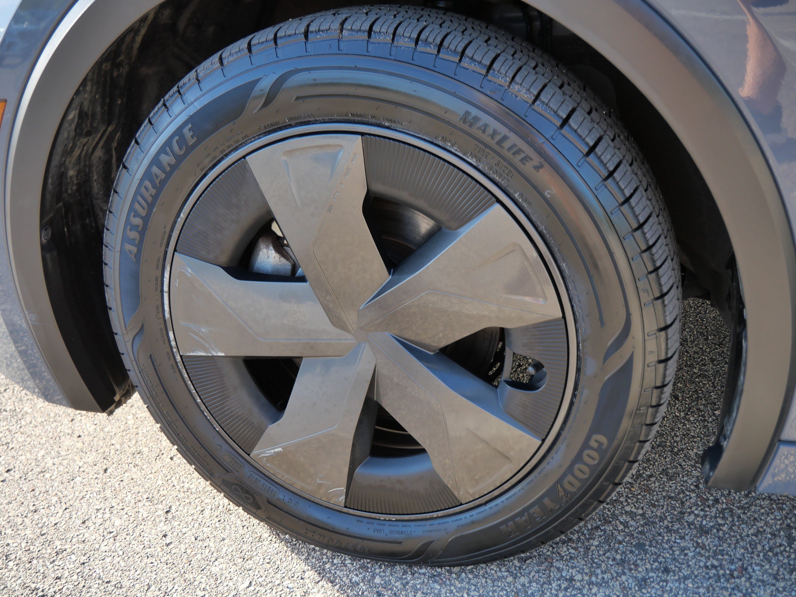 Certified 2025 Toyota Prius LE FWD image 16