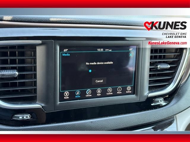 Used 2019 Chrysler Pacifica Touring-L FWD image 29