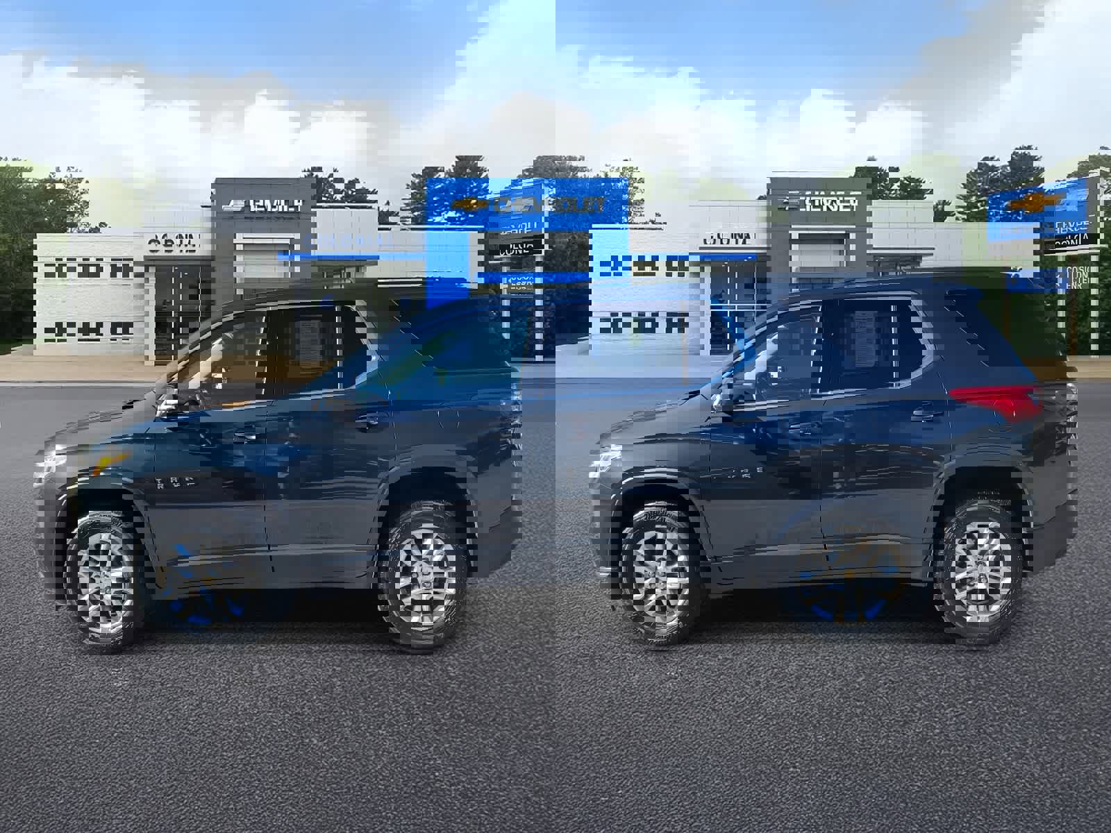 Used 2020 Chevrolet Traverse LT w/ Driver Confidence II Package image 6