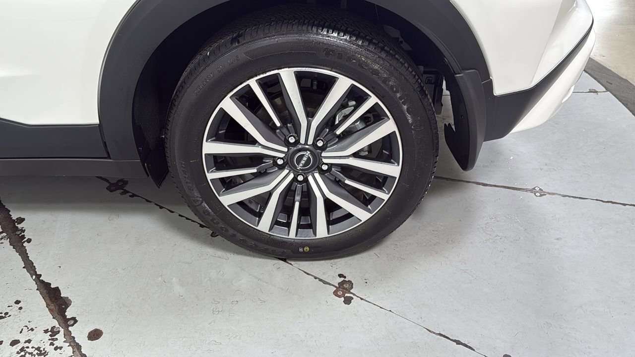 Used 2024 Nissan Kicks SV image 23
