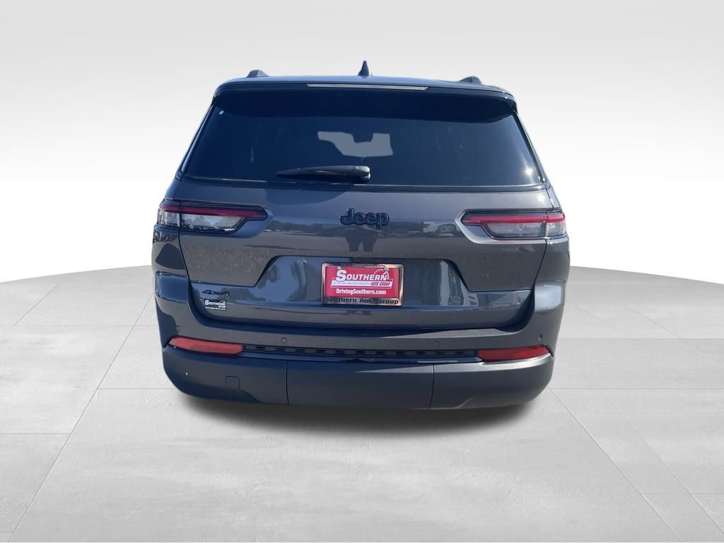 New 2025 Jeep Grand Cherokee L Laredo image 5