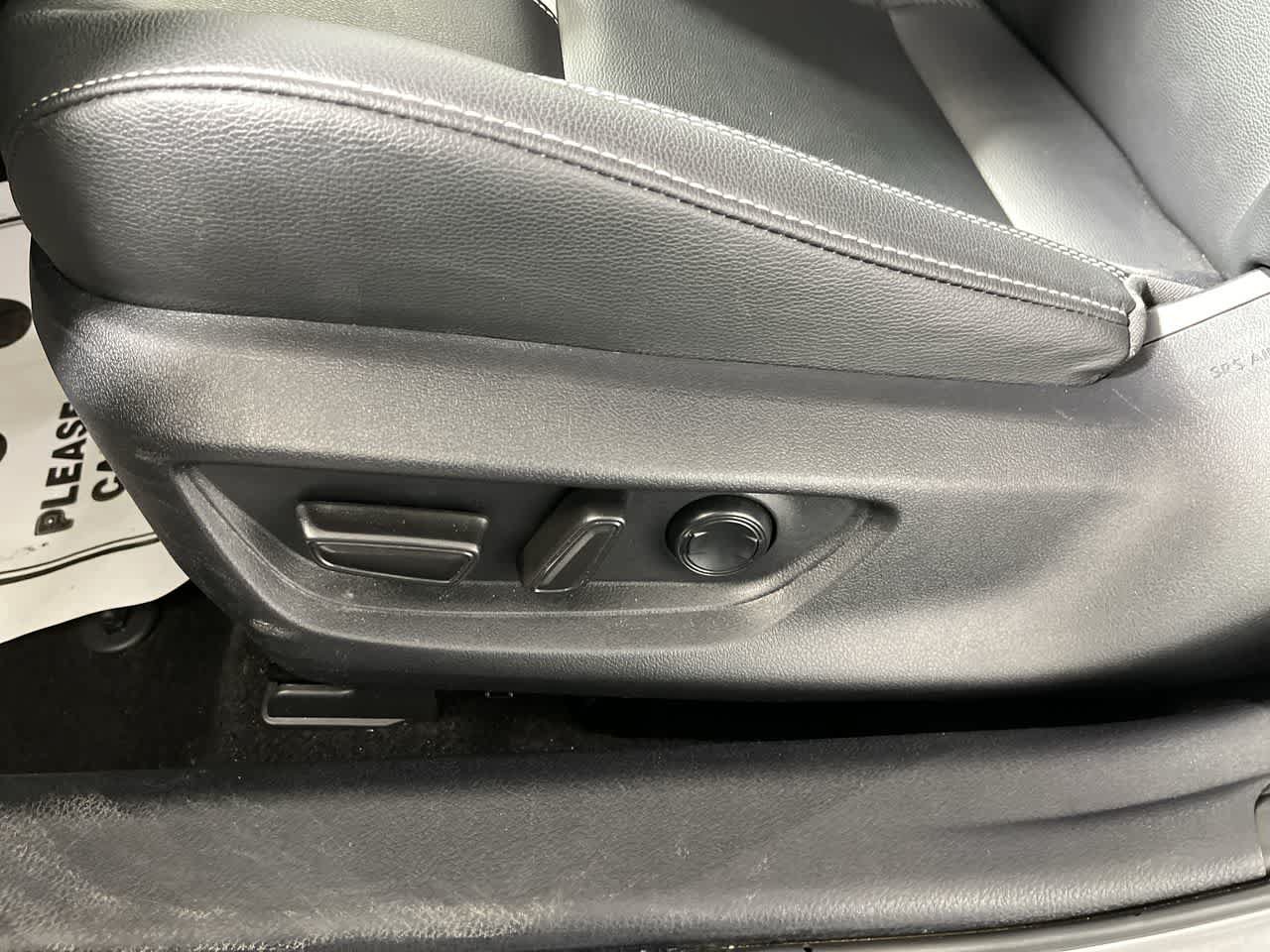 Used 2025 Toyota Camry SE FWD image 14