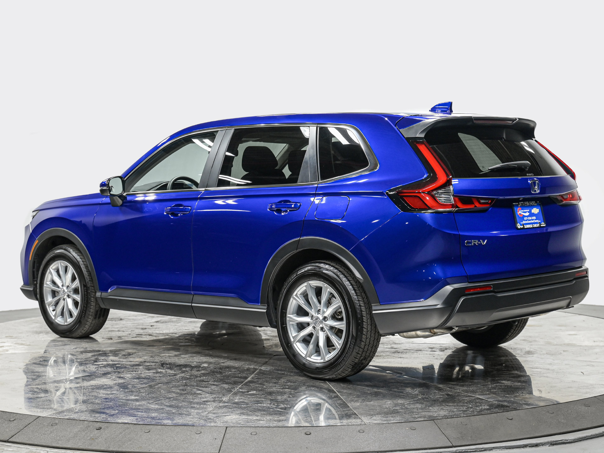 Used 2025 Honda CR-V EX image 4