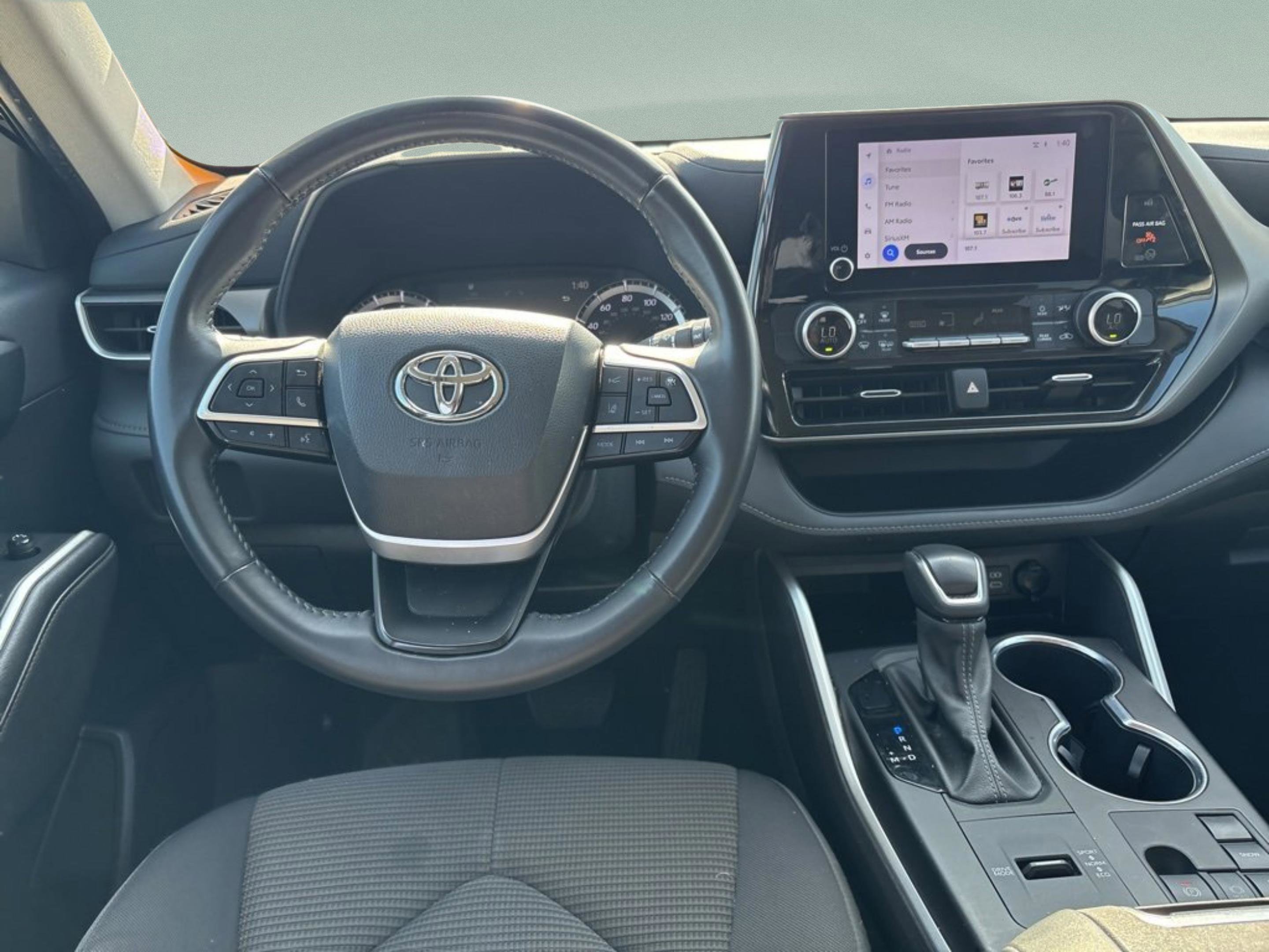 Used 2024 Toyota Highlander LE image 26