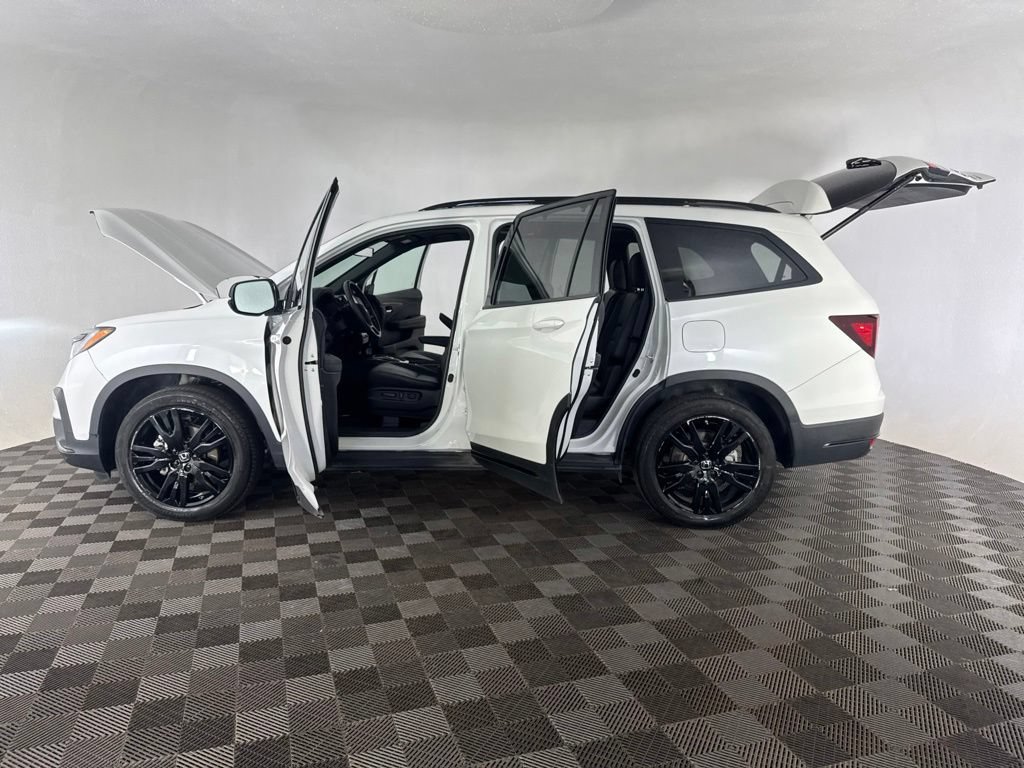 Used 2022 Honda Pilot Black Edition image 10