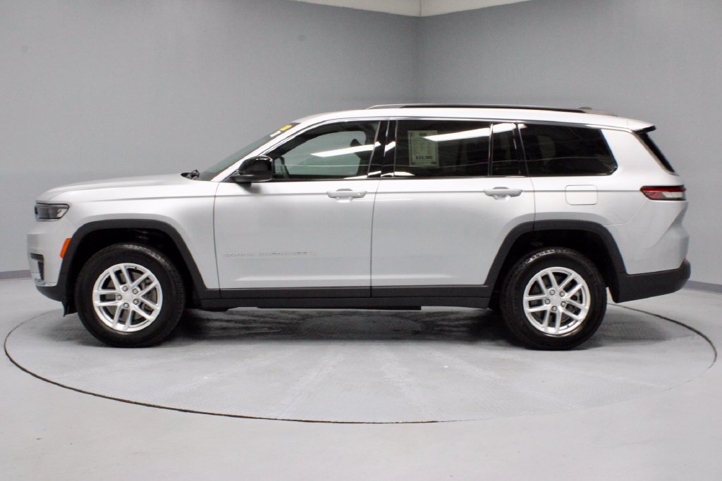 Used 2024 Jeep Grand Cherokee L Laredo AWD/4WD image 7