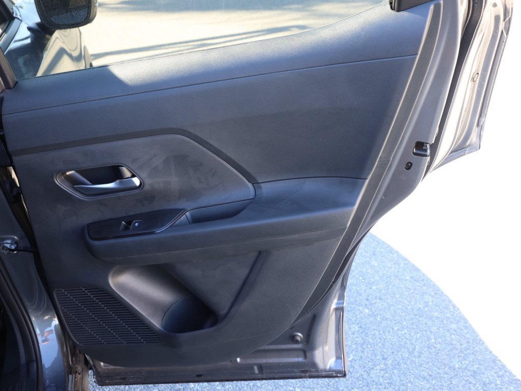 New 2026 Nissan Kicks SR FWD image 19