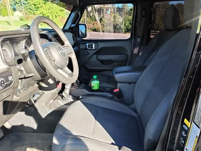 Used 2024 Jeep Gladiator Sport AWD/4WD image 8