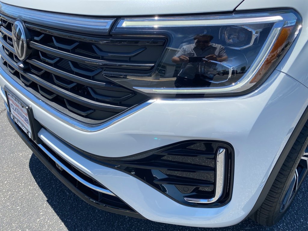 New 2025 Volkswagen Atlas Cross Sport SEL Premium R-Line image 10
