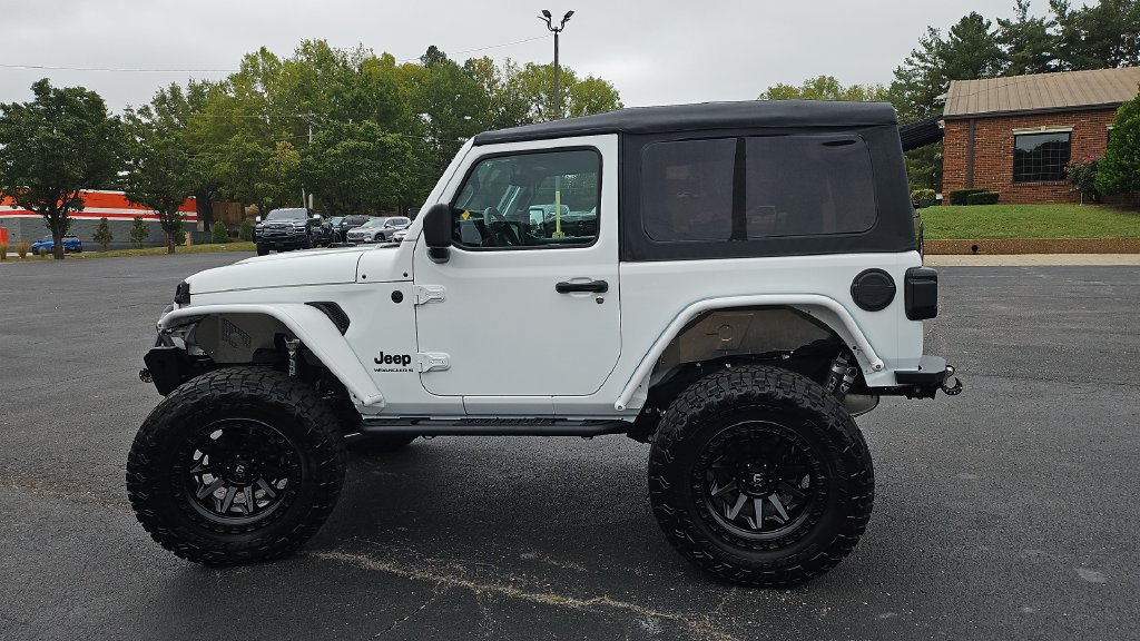 Used 2025 Jeep Wrangler Sport AWD/4WD image 18