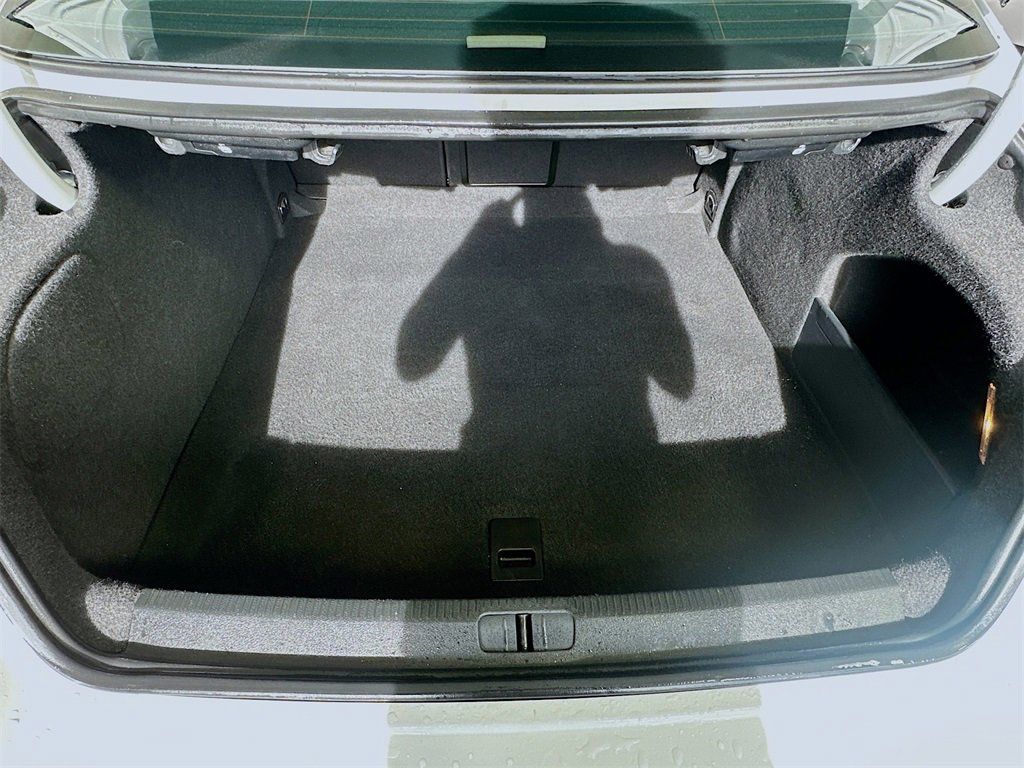 Used 2017 Volkswagen CC R-Line Executive image 25