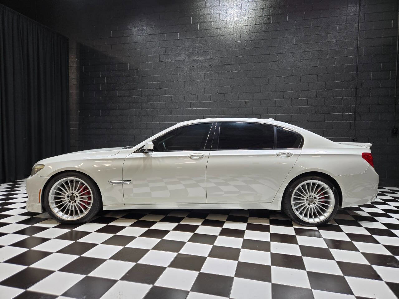 Used 2011 BMW ALPINA B7 LWB image 2
