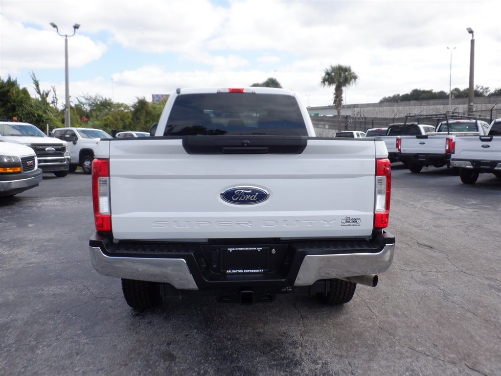 Used 2019 Ford F350 XLT image 4