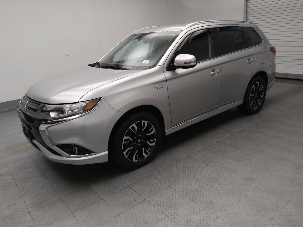 Used 2018 Mitsubishi Outlander SEL image 2